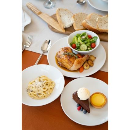 24-delni jedilni servis iz belega porcelana