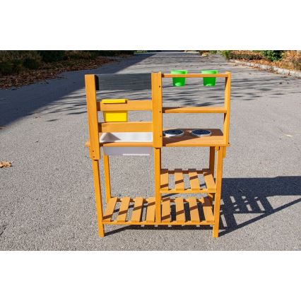 2Kids Toys - Lesena vrtna kuhinjica s pomivalnim koritom