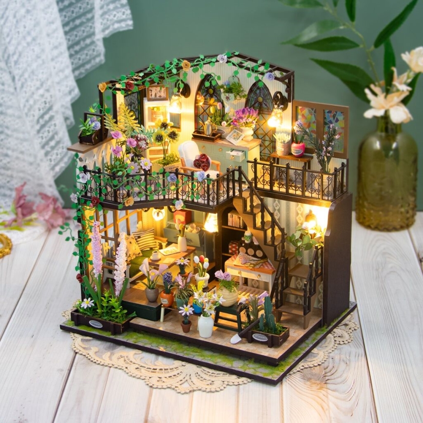 2Kids Toys - Miniatura hiške Darcyin cvetlični dom 2xAAA