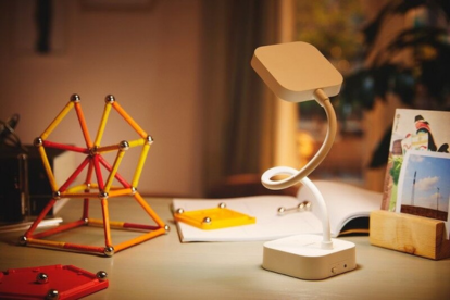 Back to School v novi luči – z namiznimi LED svetilkami Philips
