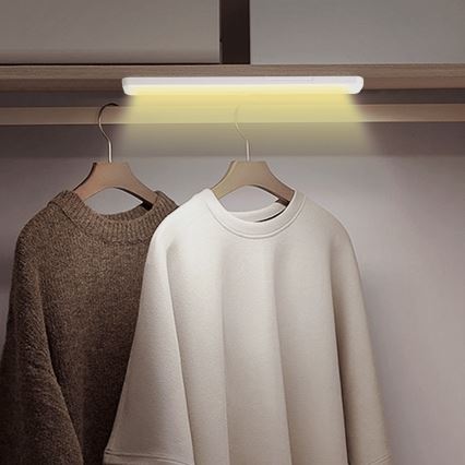 Aigostar - LED Luč za osvetlitev omare s senzorjem gibanja LED/1,5W/3xAA 3000K