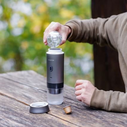 Aligator ACM002 - Potovalni polnilni kavni aparat PortaCaffé 3 v 1 72W/7500 mAh siva