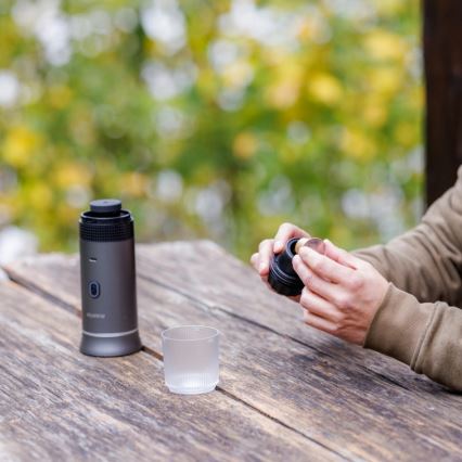 Aligator ACM002 - Potovalni polnilni kavni aparat PortaCaffé 3 v 1 72W/7500 mAh siva