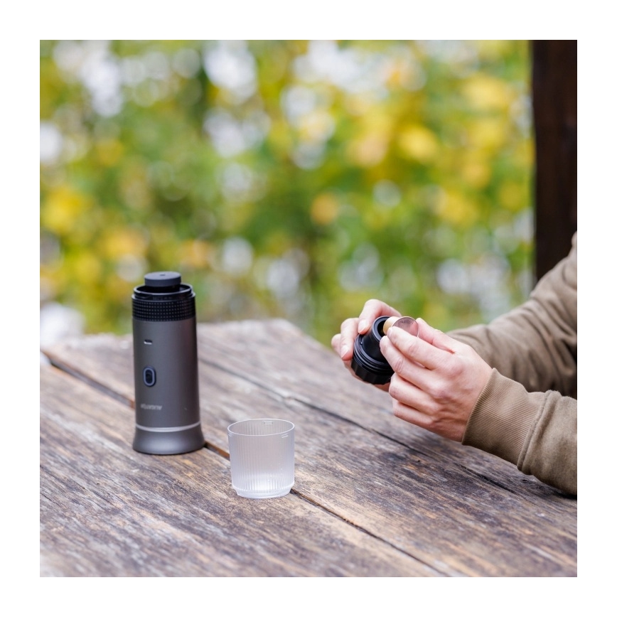 Aligator ACM002 - Potovalni polnilni kavni aparat PortaCaffé 3 v 1 72W/7500 mAh siva