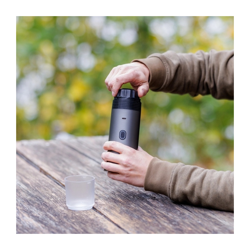 Aligator ACM002 - Potovalni polnilni kavni aparat PortaCaffé 3 v 1 72W/7500 mAh siva