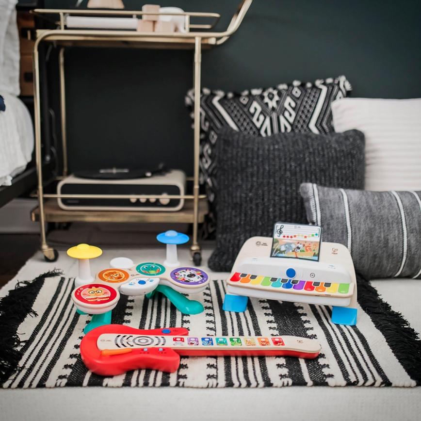 Baby Einstein - Lesena glasbena igrača MAGIC TOUCH kitara 3xAA