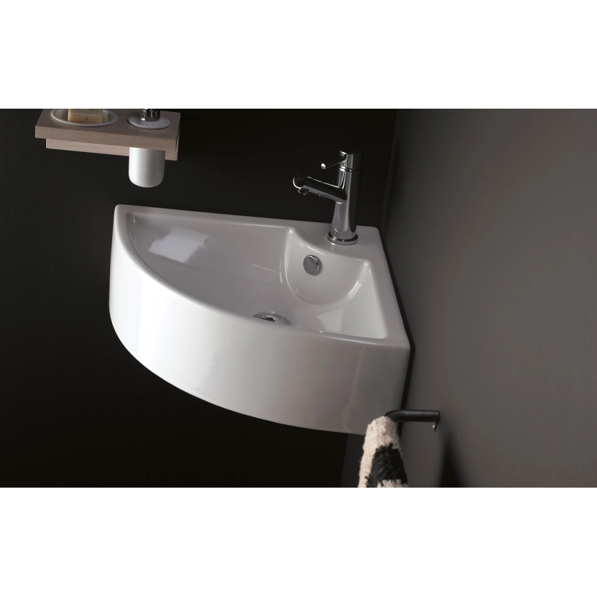 Bathco 0043 - Kotni viseči umivalnik OPORTO 64,5x47 cm porcelan/bela