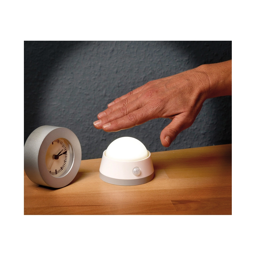 Brennenstuhl - LED Orientacijska svetilka s senzorjem gibanja LED/3xAA