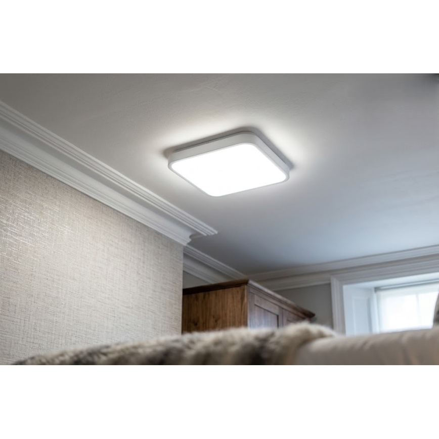BRILAGI - LED kopalniško stropno svetilo s senzorjem ZENNA LED/24W/230V 34,5x34,5 cm IP44 bela + daljinski upravljalnik