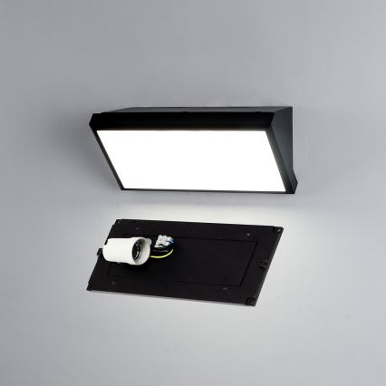 Brilagi - LED RGBW zatemnjiva zunanja stenska svetilka TRIANGLE 1xE27/9W/230V 2700-6500K IP65 črna