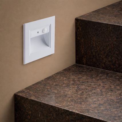 Brilagi - LED stopniščno svetilo s senzorjem STEP LIGHT LED/1,5W/230V IP44 bela