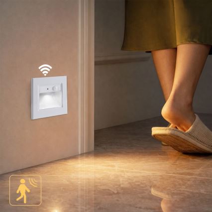 Brilagi - LED stopniščno svetilo s senzorjem STEP LIGHT LED/1,5W/230V IP44 bela