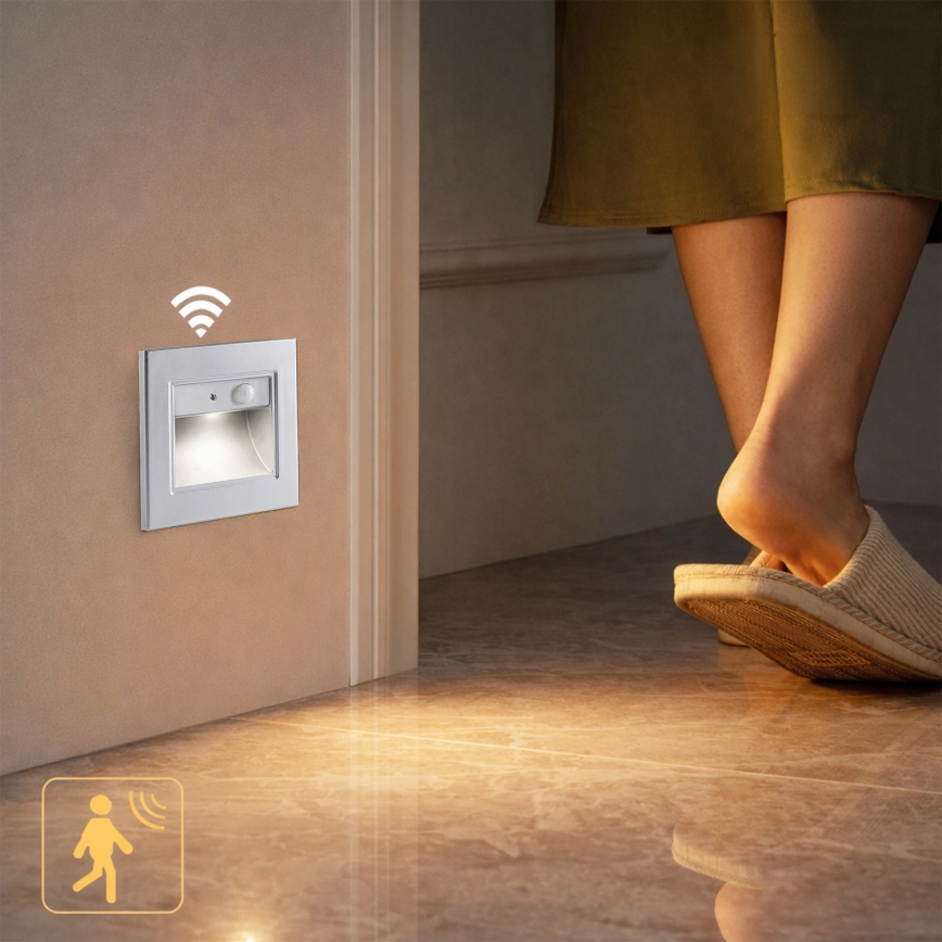 Brilagi - LED stopniščna svetilka s senzorjem STEP LIGHT LED/1,5W/230V IP44 srebrna