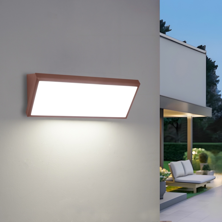 Brilagi - LED zunanja stenska svetilka s senzorjem TRIANGLE LED/42W/230V 45 cm rjava IP65