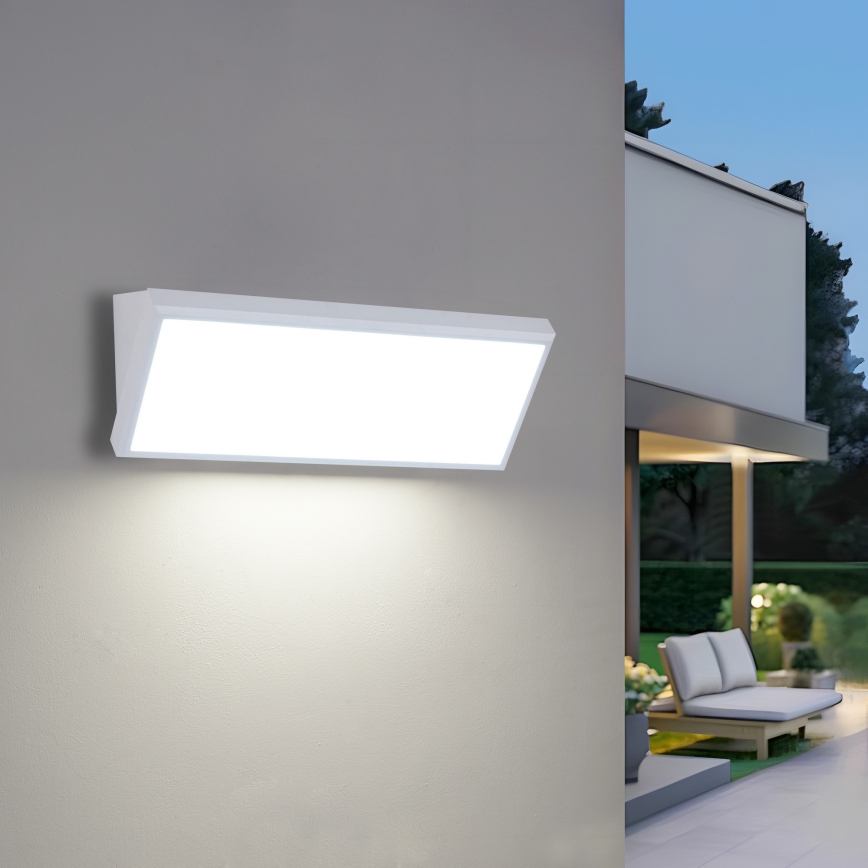 Brilagi - LED zunanja stenska svetilka TRIANGLE LED/42W/230V, bela, IP65