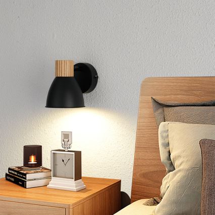 Brilagi - Stenska točkovna svetilka ODENSE 1xE14/10W/230V gumi les/črna