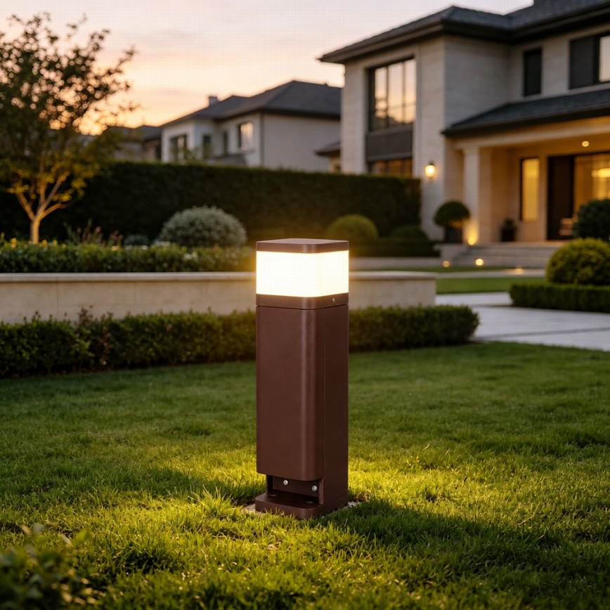 BRILAGI - Zunanja svetilka z 2 SCHUKO vtičnicama PILLAR 1xG9/11W/230V IP44 rjava