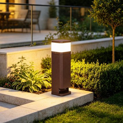 BRILAGI - Zunanja svetilka z 2 SCHUKO vtičnicama PILLAR 1xG9/11W/230V IP44 rjava