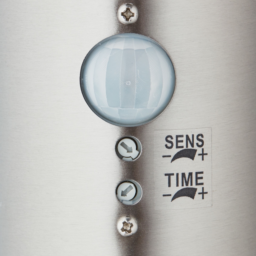 Brilliant - LED Zunanja svetilka s senzorjem LEIGH LED/0,9W/230V + 1xE27/11W 80 cm IP44 sijajni krom