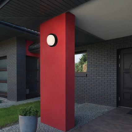 Brilo - LED polnilna zunanja stenska svetilka s senzorjem LED/4W/5V 4400 mAh IP44 črna