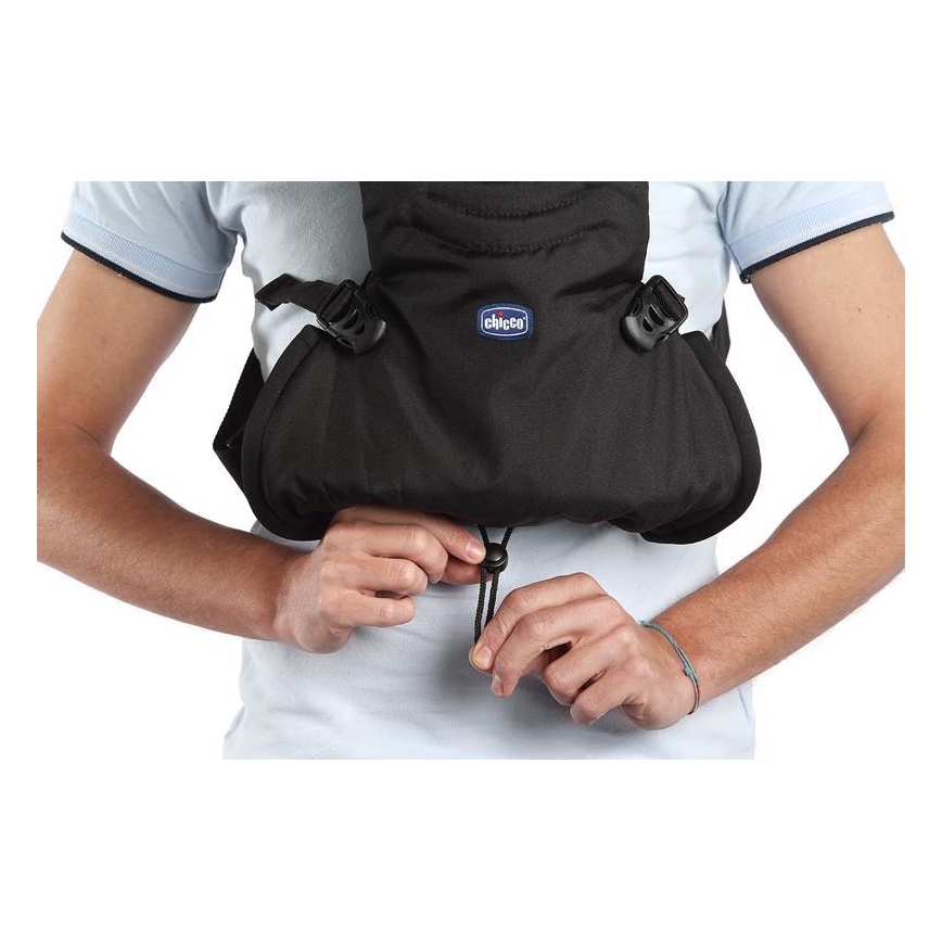 Chicco - Nahrbtnik za otroka EASY FIT črna