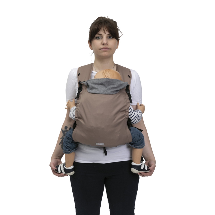Chicco - Nahrbtnik za otroka SKIN FIT rjava