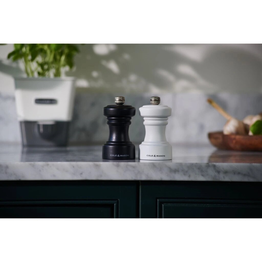 Cole&Mason - Mlinček za poper HOXTON 10,4 cm bukev/mat črna