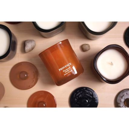 Dišeča sveča PATCHOULI JANTAR 180 g 25 ur.