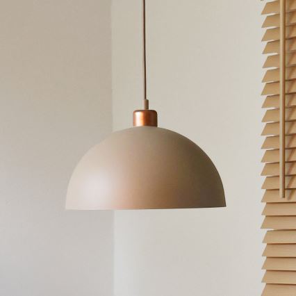 Duolla - Viseča svetilka na vrvici IRONLINE 1xE27/15W/230V, premer 27 cm, bež/medena