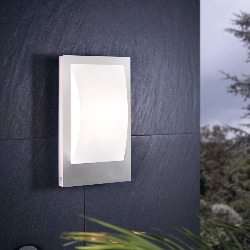 Eglo 79591 - Zunanja stenska svetilka FLAMMIGNANO 1xE27/9W/230V IP44 mat krom