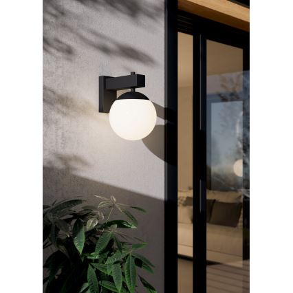 Eglo - Zunanja stenska svetilka 1xE27/40W/230V črna IP44