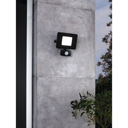 Eglo - LED Reflektor s senzorjem LED/20W/230V IP44
