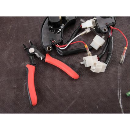 Extol Premium - stranske klešče za rezanje in odstranjevanje izolacije, 150 mm