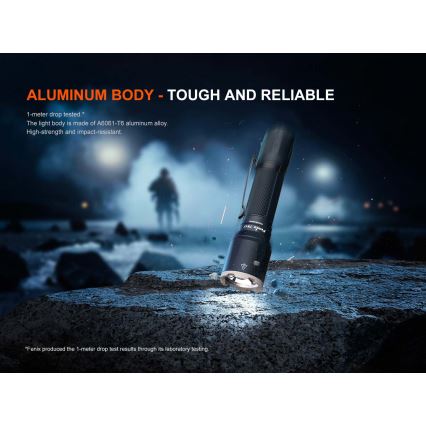 Fenix TK17BLK - zatemnjiva polnilna ročna svetilka LED/USB, 6000 mAh, IP68, 3600 lm, 60 h, črna