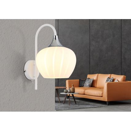 Globo - Stenska svetilka 1xE27/40W/230V bela