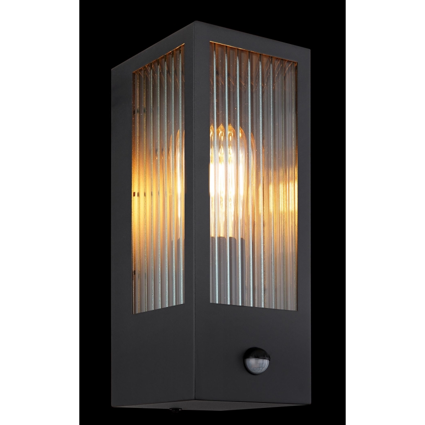Globo stenska svetilka s senzorjem 1xE27/60W/230V IP44