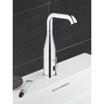 GROHE 36445000 - Infrardejna elektronska umivalniška armatura ESSENCE E sijajni krom