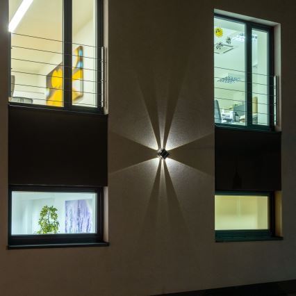 LED Solarna stenska svetilka s senzorjem LED/2W/5V IP54