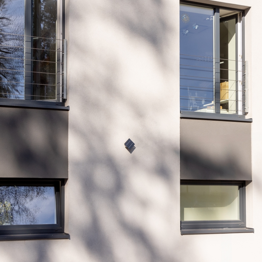 LED Solarna stenska svetilka s senzorjem LED/2W/5V IP54