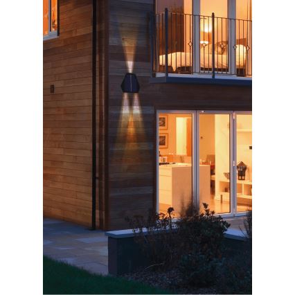 LED Solarna stenska svetilka s senzorjem LED/2W/5V IP54 1300 mAh