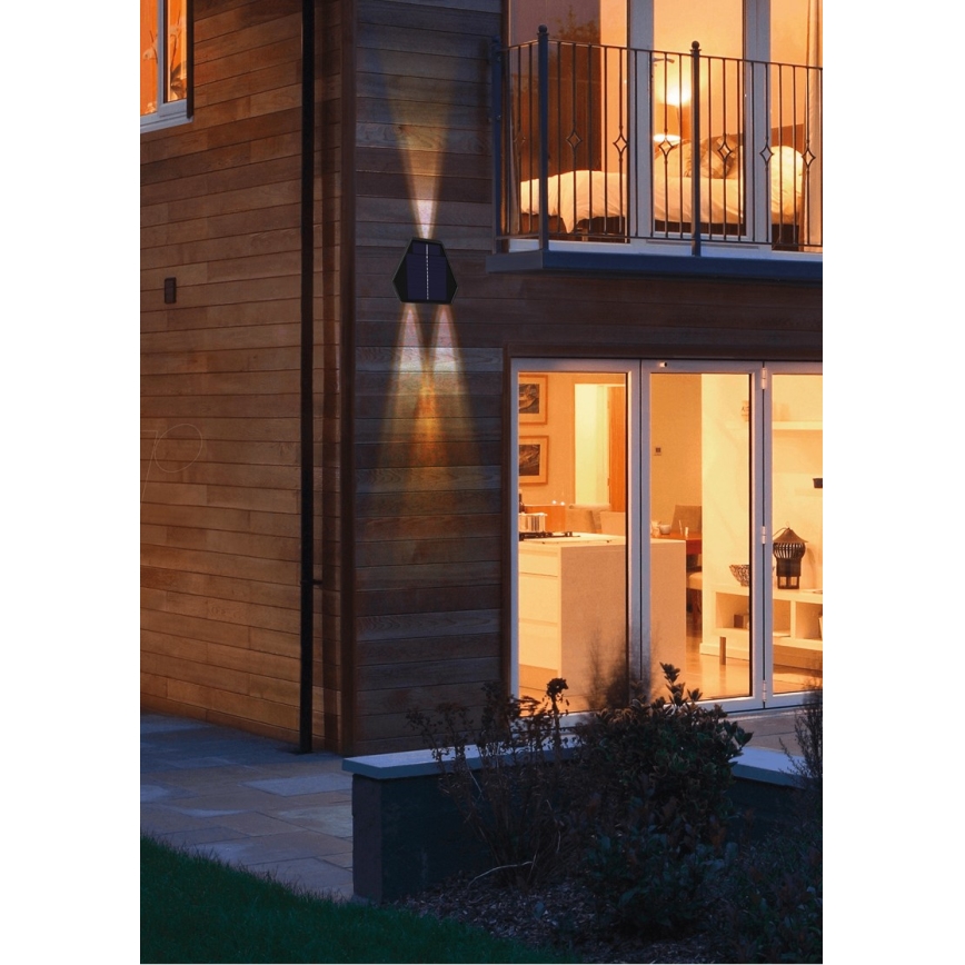 LED Solarna stenska svetilka s senzorjem LED/2W/5V IP54 1300 mAh