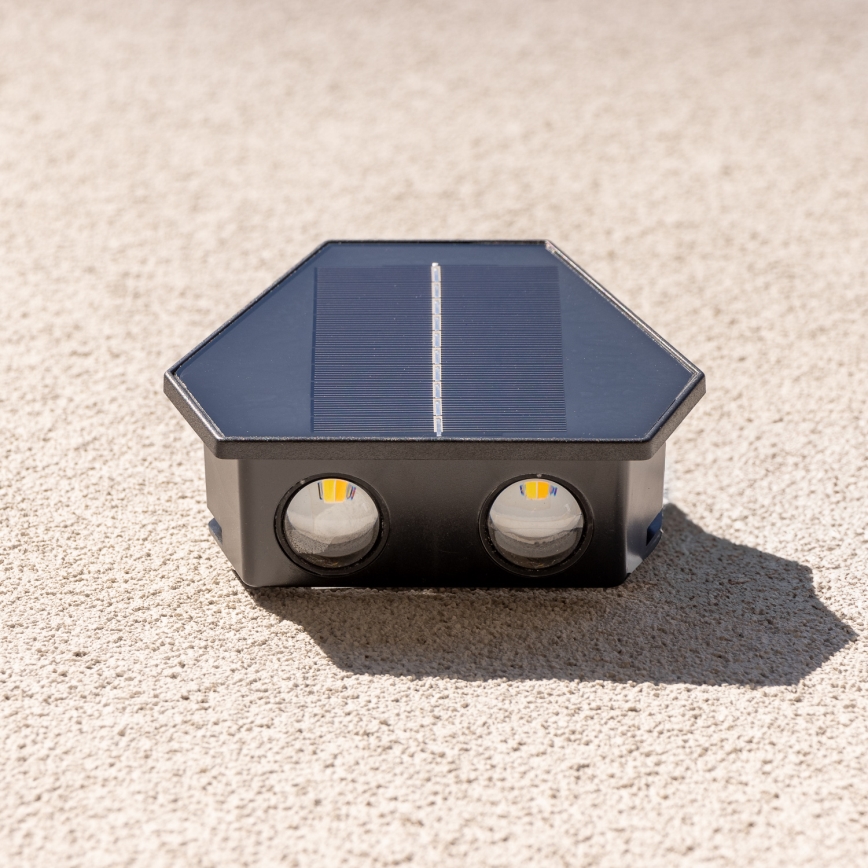 LED Solarna stenska svetilka s senzorjem LED/2W/5V IP54 1300 mAh
