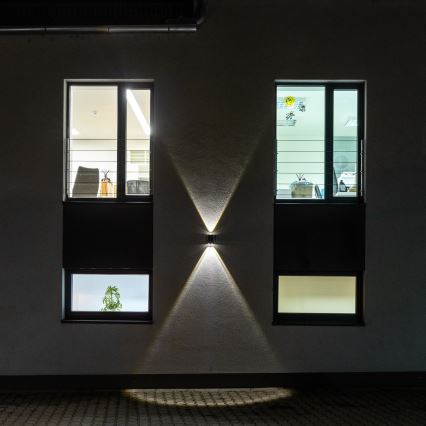 LED Solarna stenska svetilka s senzorjem LED/2W/5V IP54
