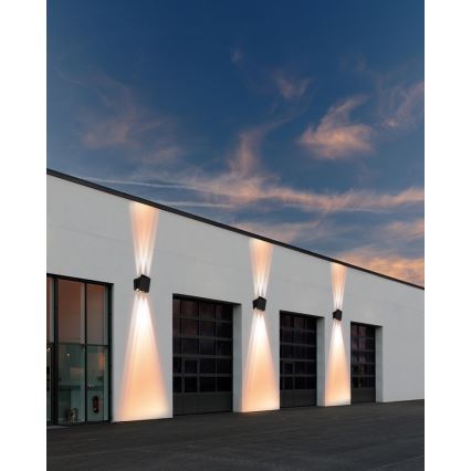 LED Solarna stenska svetilka s senzorjem LED/2W/5V IP54 1300 mAh