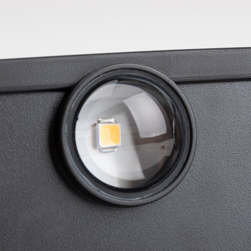 LED Solarna stenska svetilka s senzorjem LED/2W/5V IP54 1300 mAh