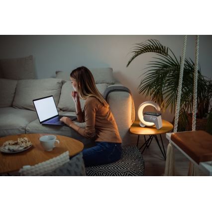 LED RGB Zatemnitvena namizna svetilka z budilka in Qi polnjenje 30W/230V srebrna