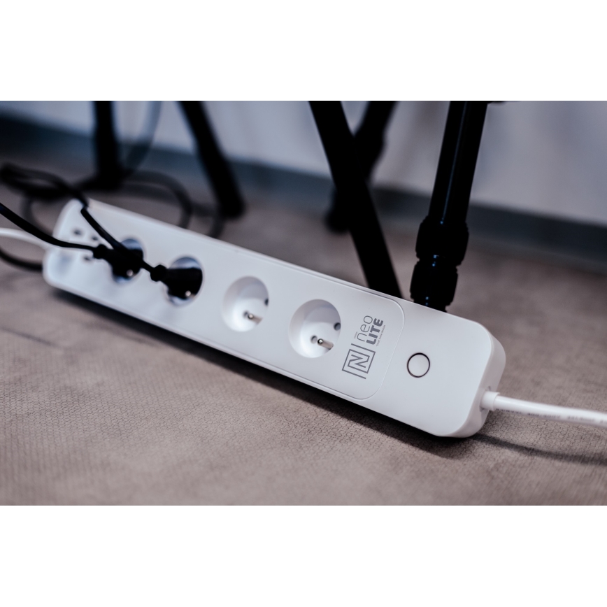 Immax NEO 07707L - Podaljšek NEO LITE Smart 4AC + 4USB Wi-Fi Tuya 1,5m