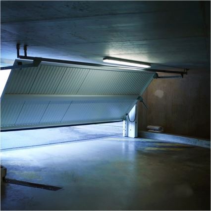 Industrijska fluorescentna svetilka HERMIC T8 2xG13/18W/230V IP65