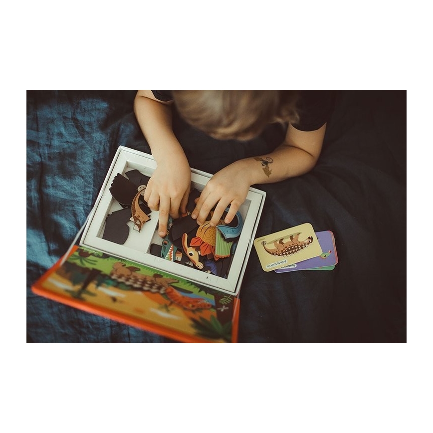 Janod - Magnetni interaktivni set MAGNETIBOOK dinozavri