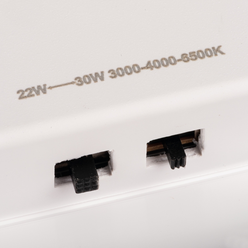 LED stropna svetilka VARSO LED/22/30W/230V 3000/4000/6500K, premer 33 cm, IP54
